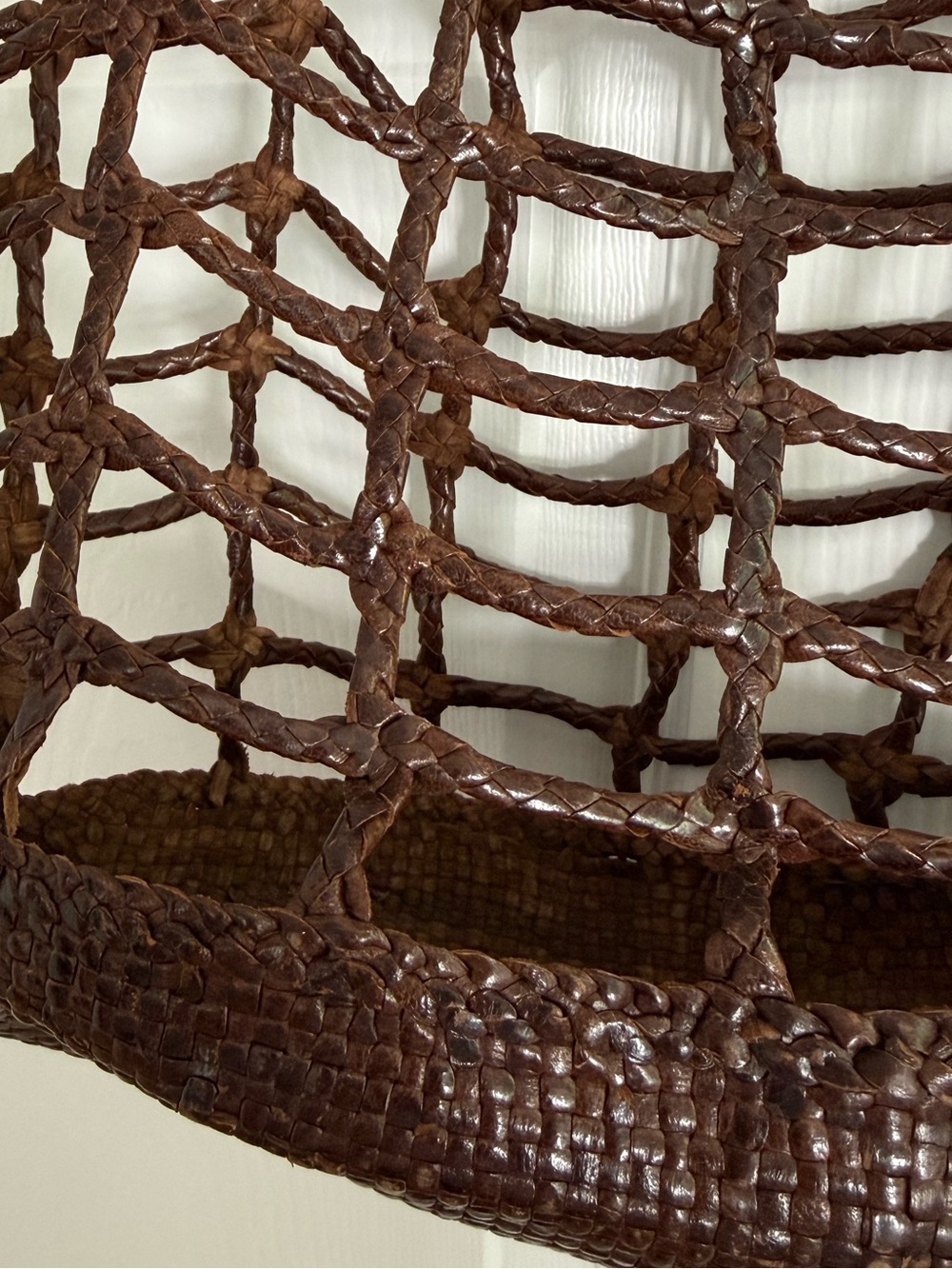 Vintage brown braided tote - Picture 4 of 6